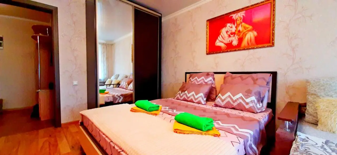 Магнитогорск: Apartment on Karla Marksa 159