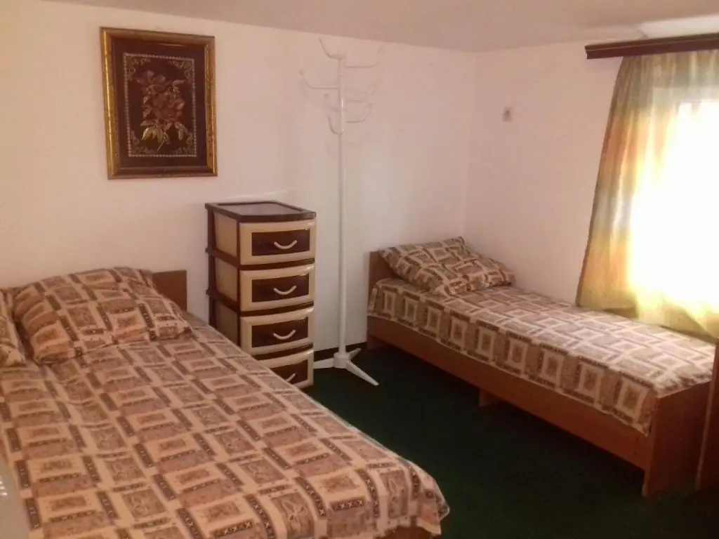 Витязево: Hotel Na Chernomorskoy