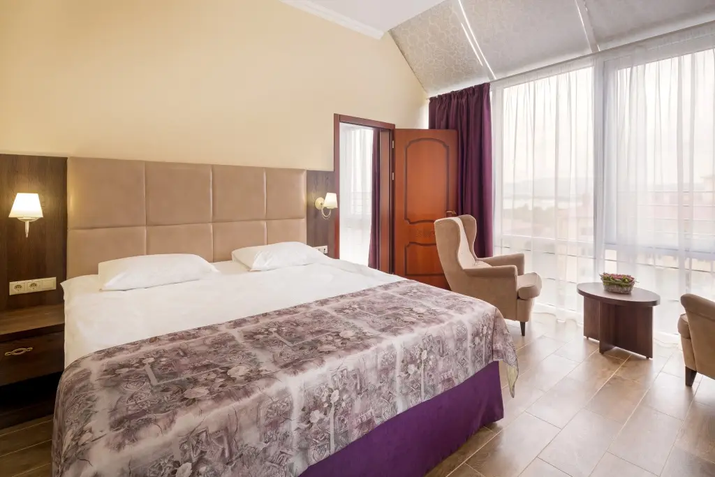 Геленджик: Круиз Kompass Hotel