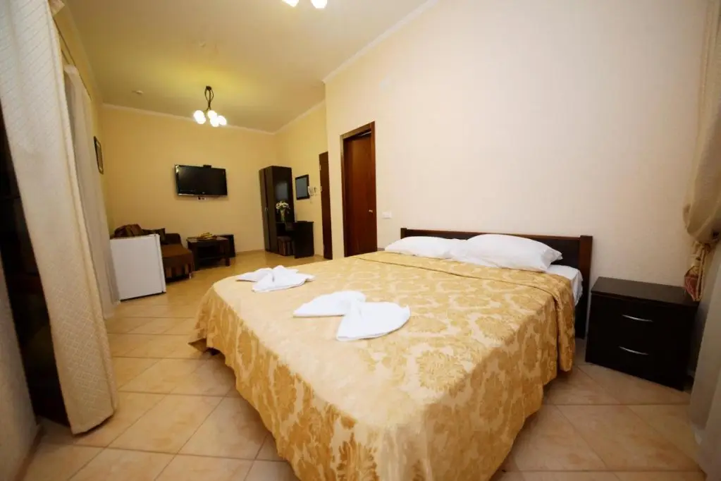 Витязево: Lubomir Guest House