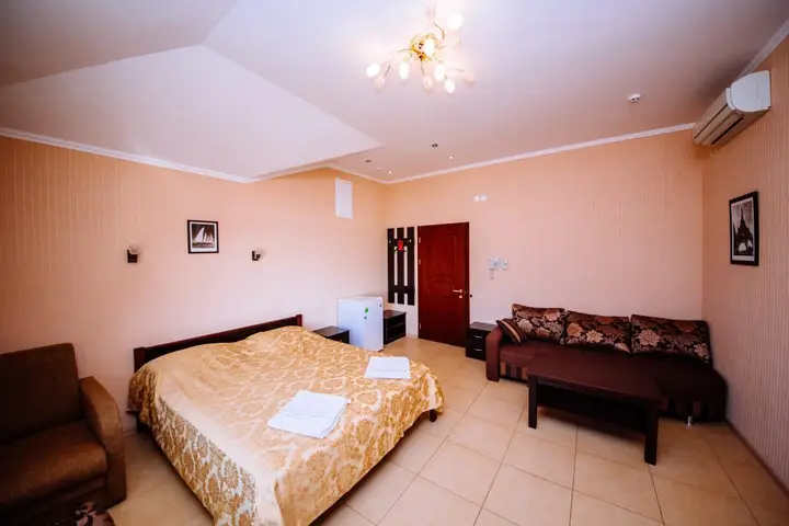 Витязево: Lubomir Guest House