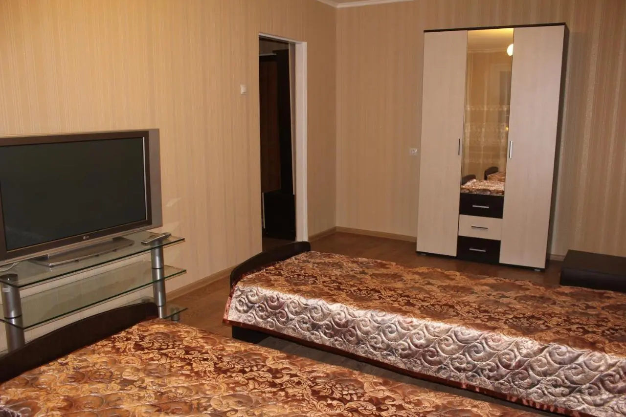 Миасс: Apartments Likhachyova 35