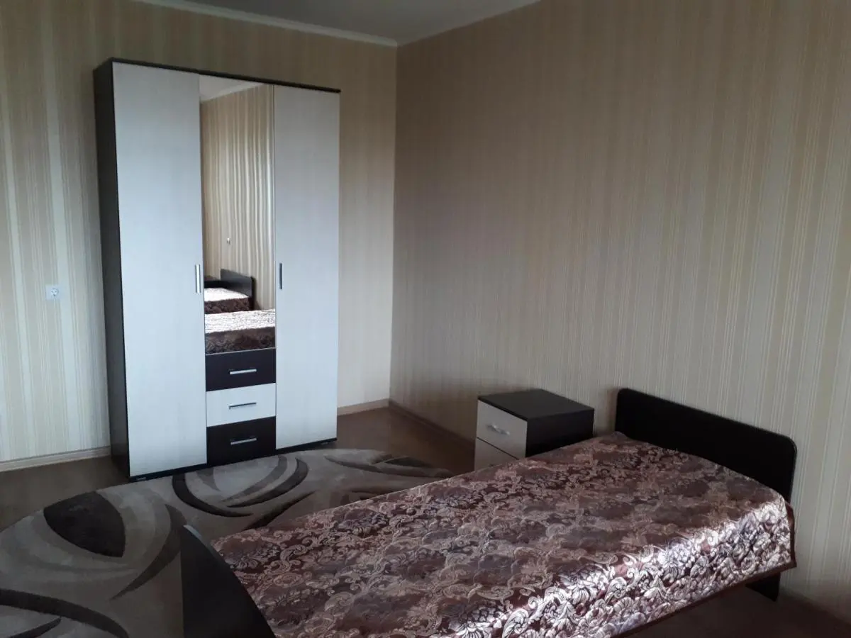 Миасс: Apartments Likhachyova 35
