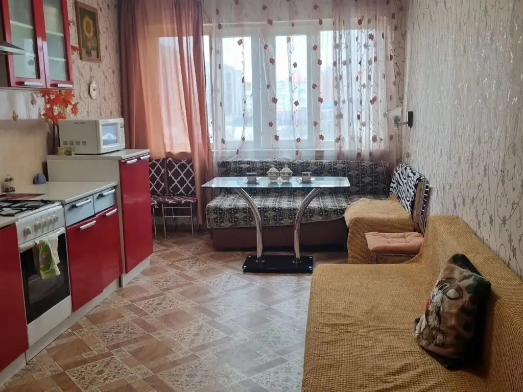 Новый Уренгой: Квартира Уютная в мкр. Оптимистов 10/1