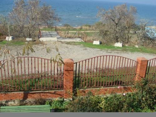 Ильич: Na Beregu Guest House