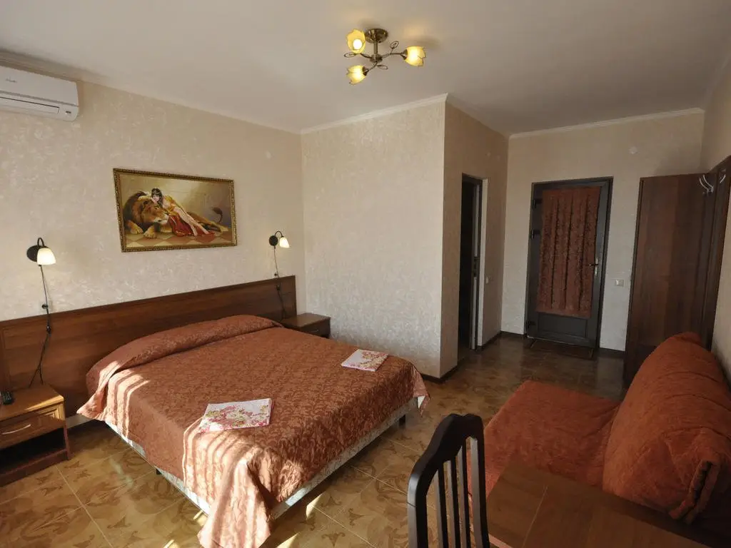 Дивноморское: Hotel Atrium