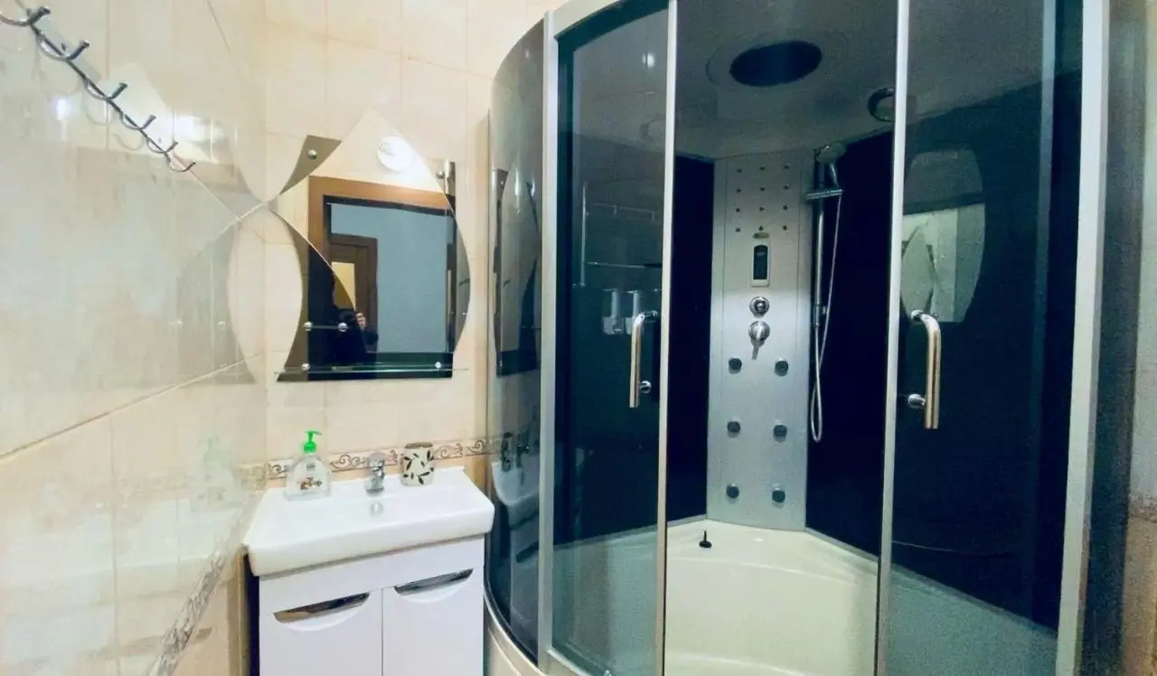Челябинск: InnHome Apartments Площадь Революции