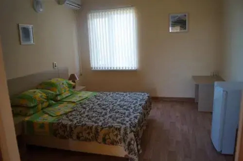 Пересыпь: Guest House Semeyniy