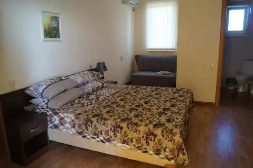 Пересыпь: Guest House Semeyniy