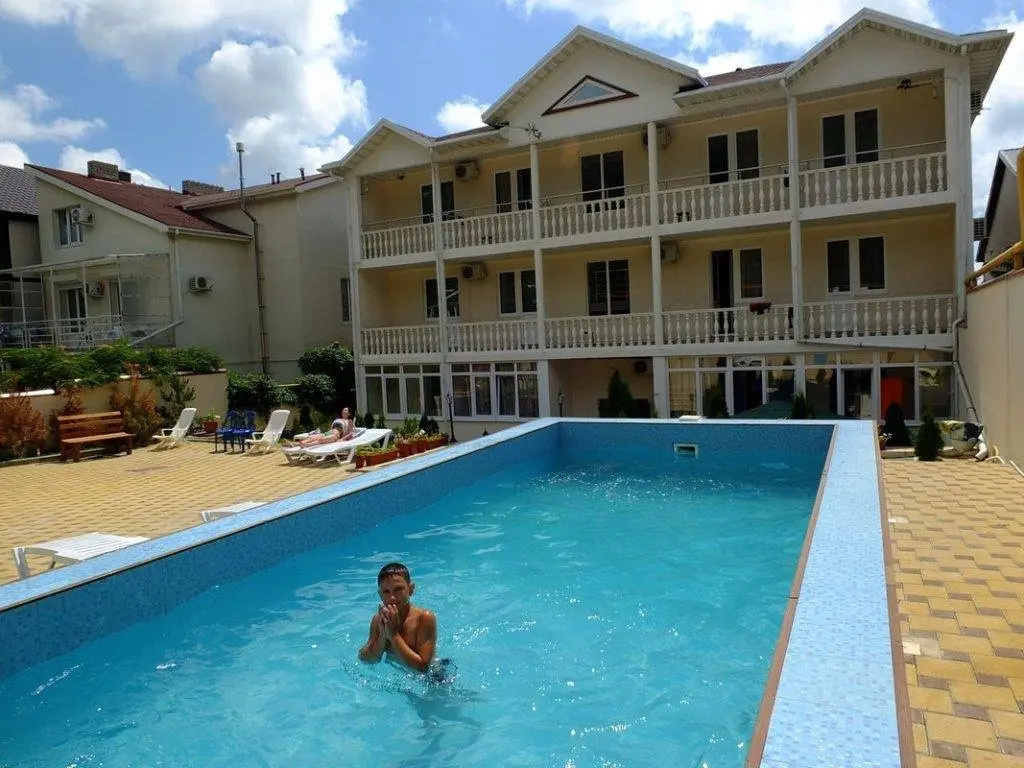 Геленджик: Guest House Semeiny