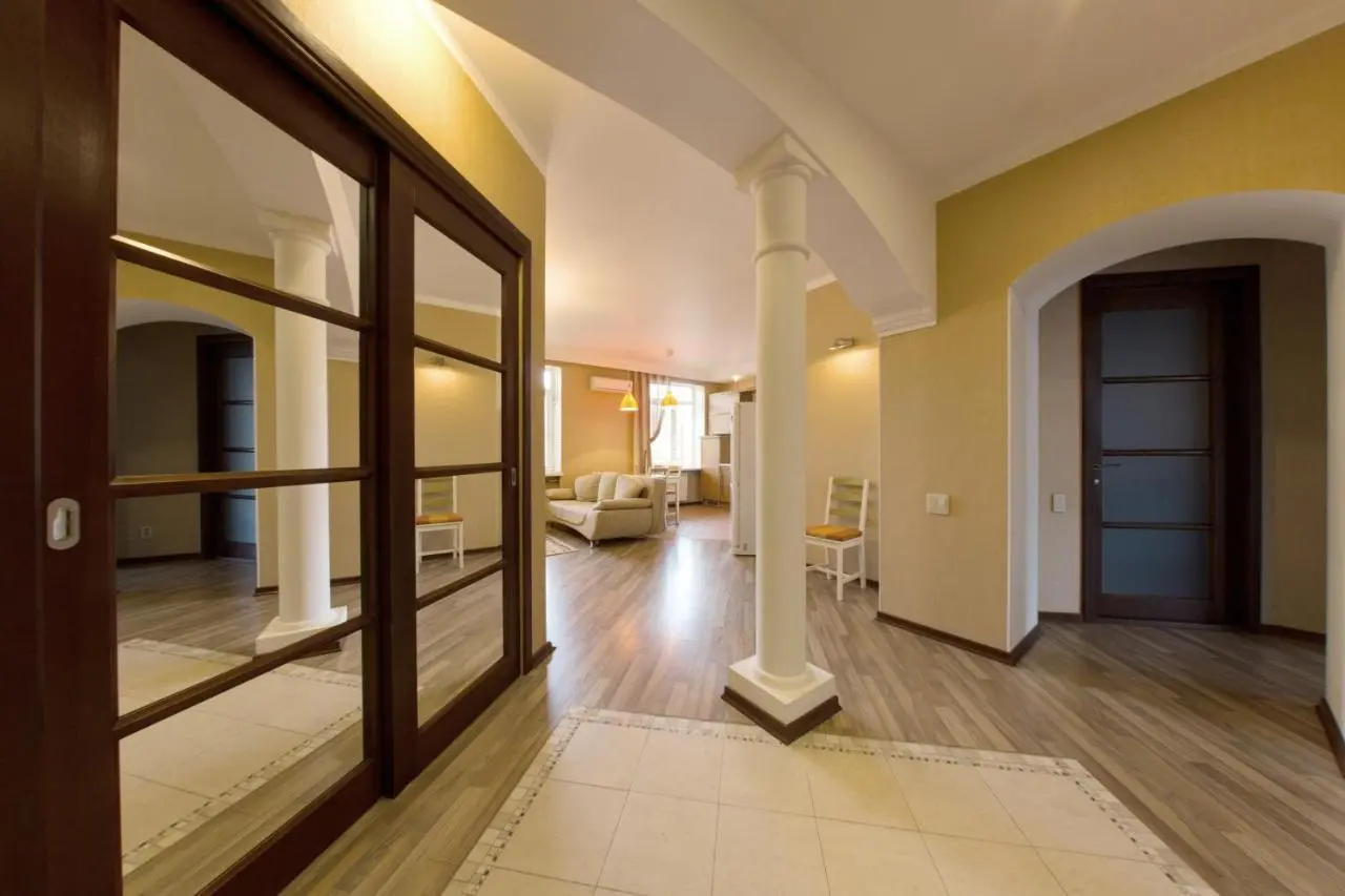 Челябинск: Апартаменты InnHome Elegance de Lux