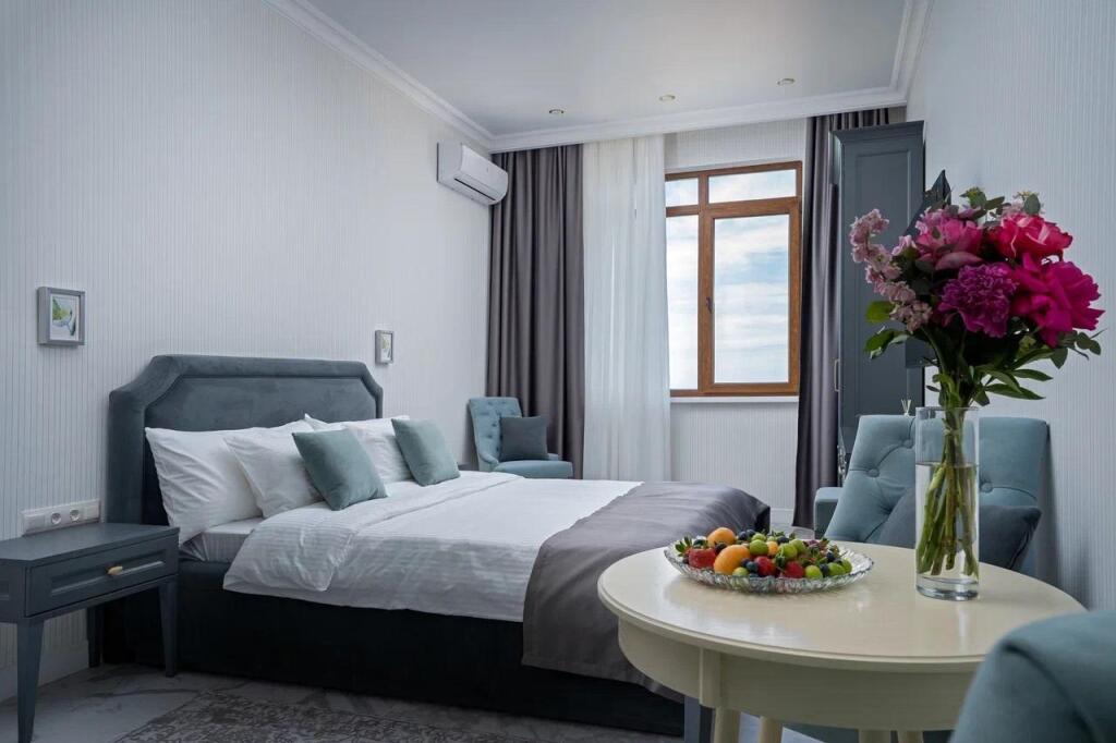 Геленджик: Wolf Apartments (Вольф Апартментс) на улице Мира