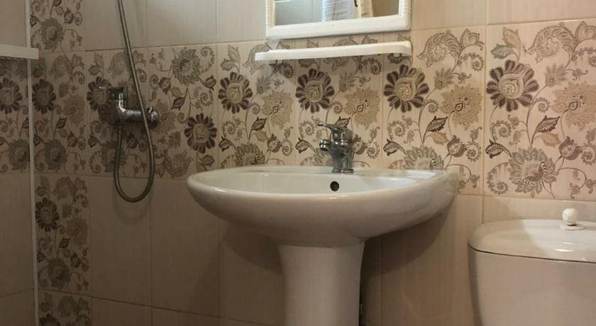 Витязево: Guest House Yuzhnoye More