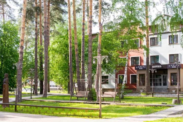 Дзержинск: Загородный отель Ранчо 636