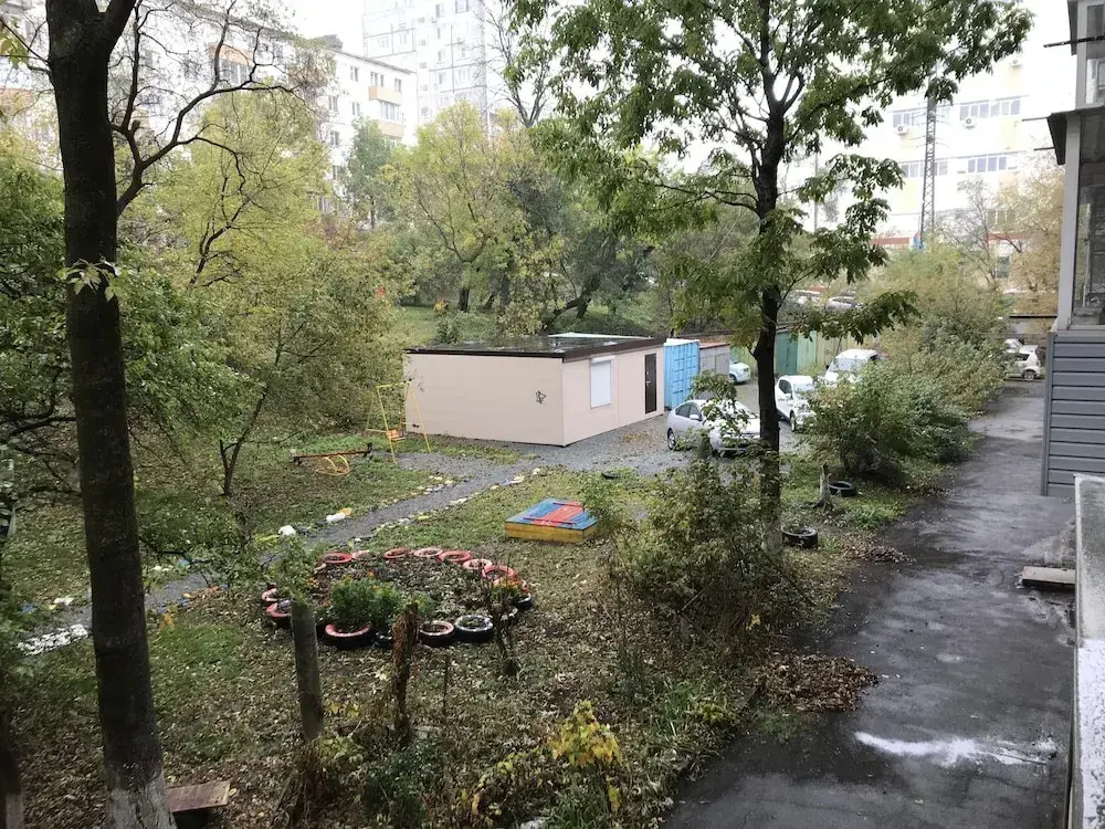 Владивосток: 2-комнатные апартаменты с 1 спальней на ул. Комарова
