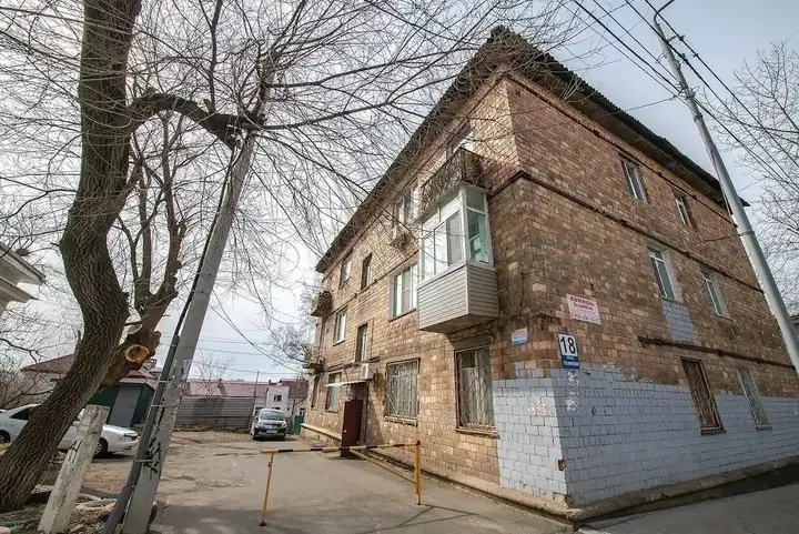 Владивосток: Апартаменты на Октябрьской 18