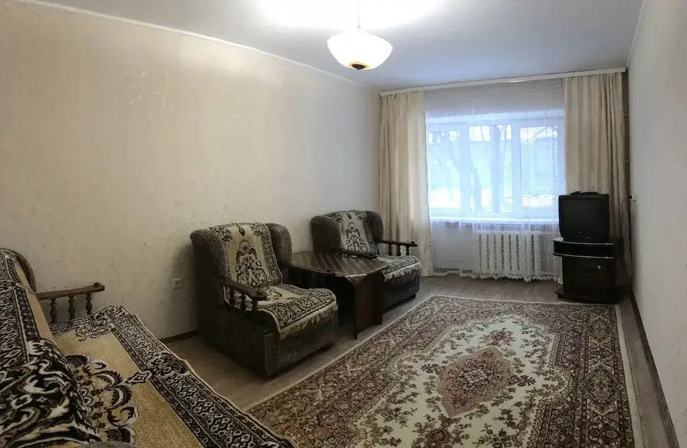 Владивосток: Апартаменты в центре в стиле 80-х