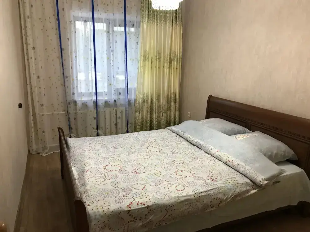 Владивосток: Апартаменты в центре в стиле 80-х