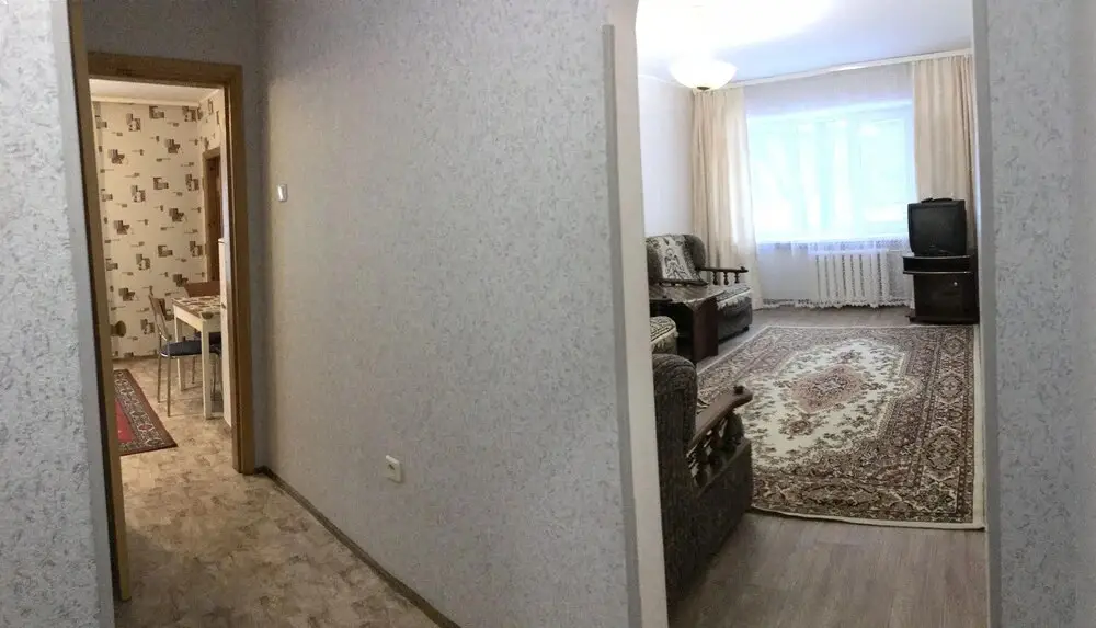 Владивосток: Апартаменты в центре в стиле 80-х