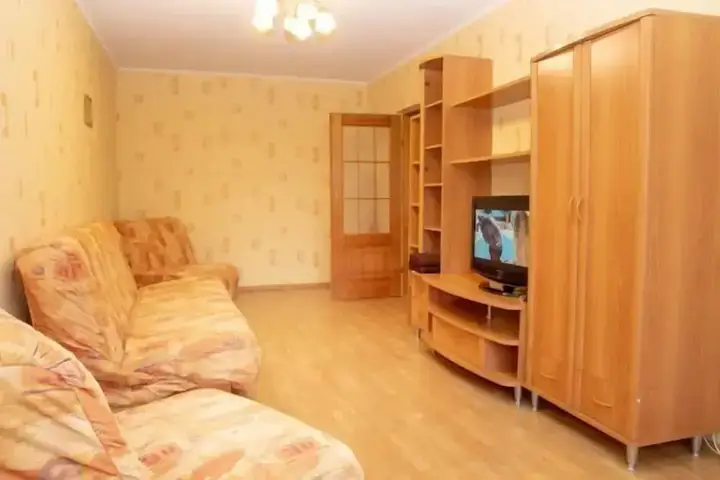Владивосток: Апартаменты на ул. Амурской, 82