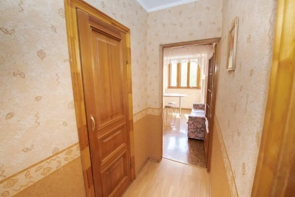 Владивосток: Апартаменты на ул. Амурской, 82