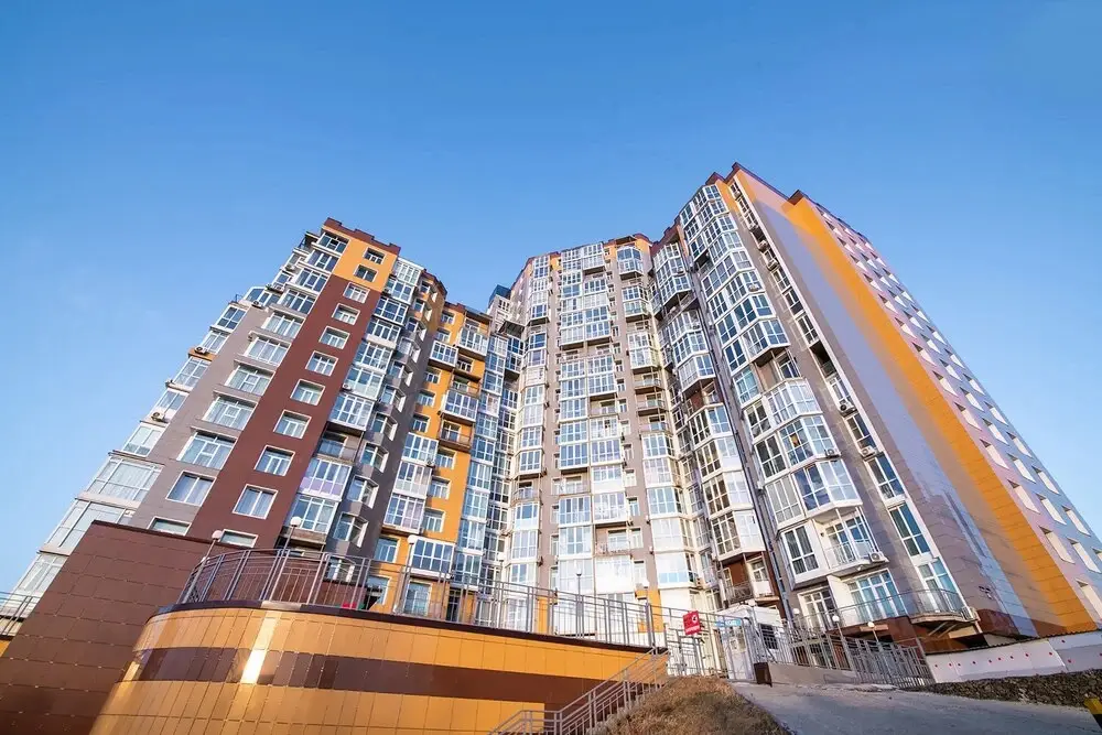 Апартаменты на ул. Комарова, 58-201 — фото 1