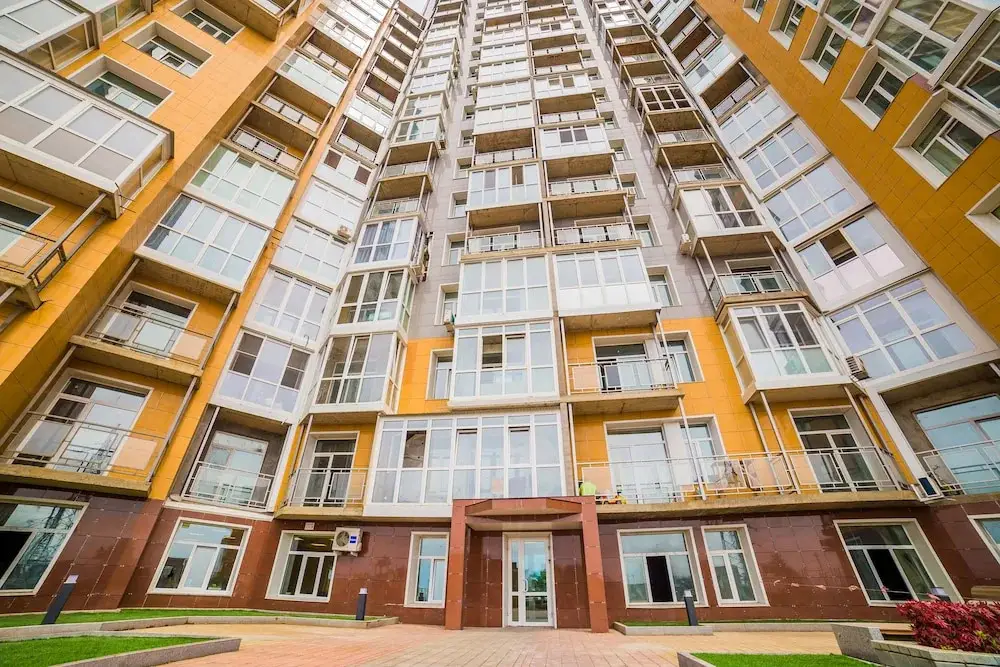 Апартаменты на ул. Комарова, 58-106 — фото 1