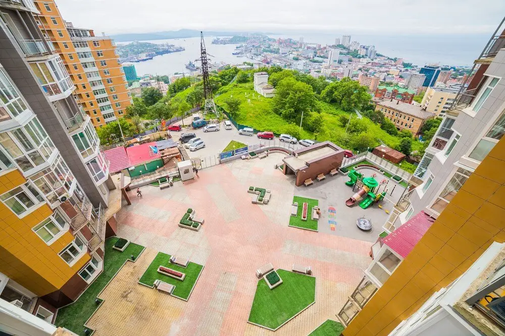 Апартаменты на ул. Комарова, 58-106 — фото 1