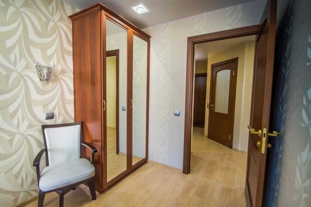 Владивосток: Апартаменты на ул. Семеновской, 34