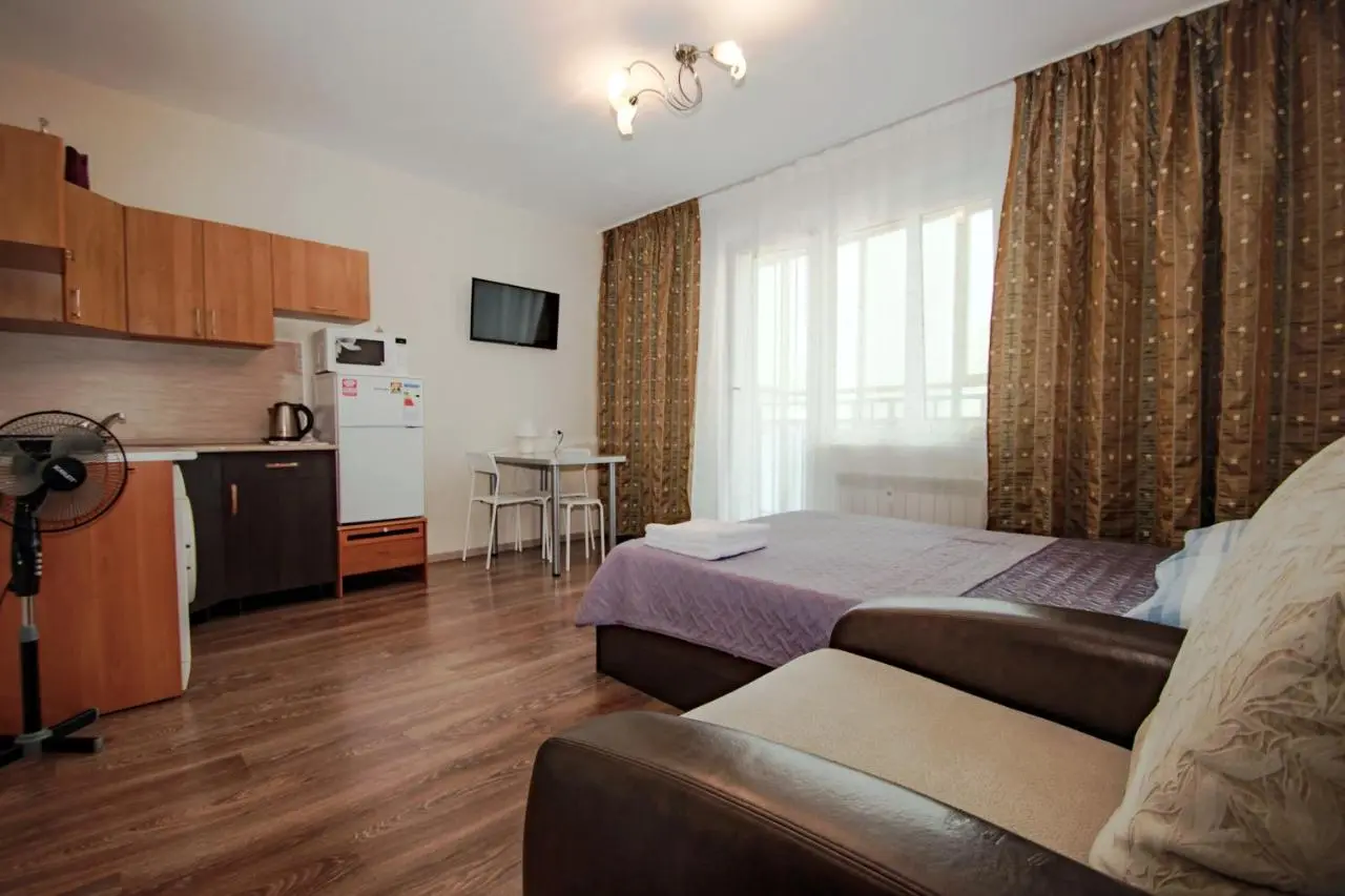 Челябинск: Studio on Kashirinykh 115, Academ Riverside