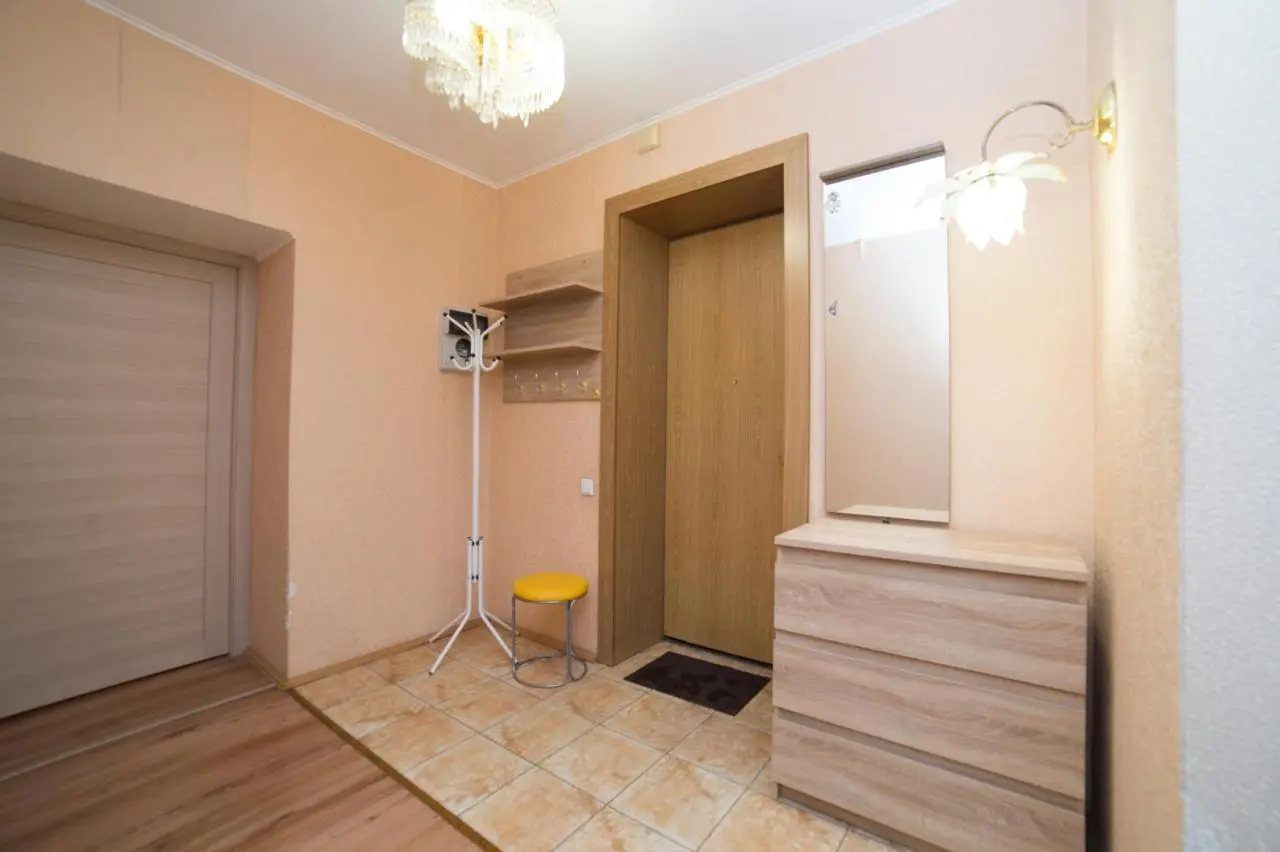 Челябинск: 1к квартира в Центре (Площадь Революции)