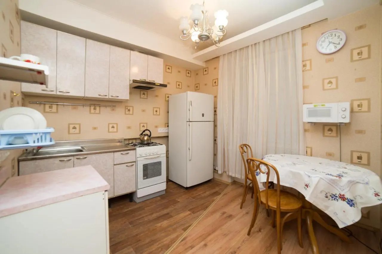 Челябинск: 1к квартира в Центре (Площадь Революции)