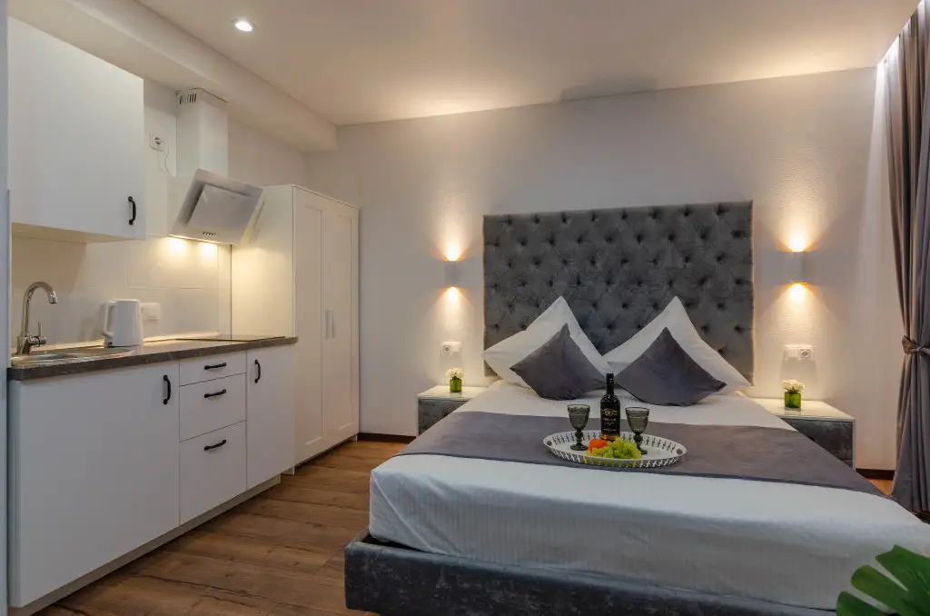 Екатеринбург: Апартаменты Royal Apart в Центре