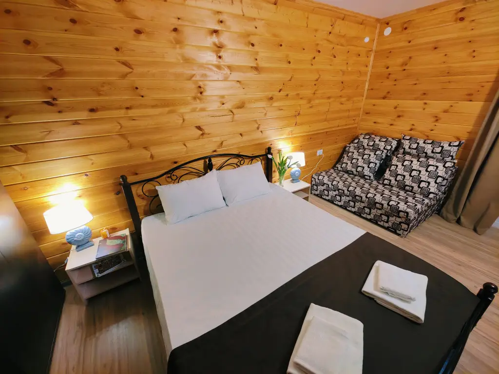 Анапа: Отель  Wood Hotel Topál