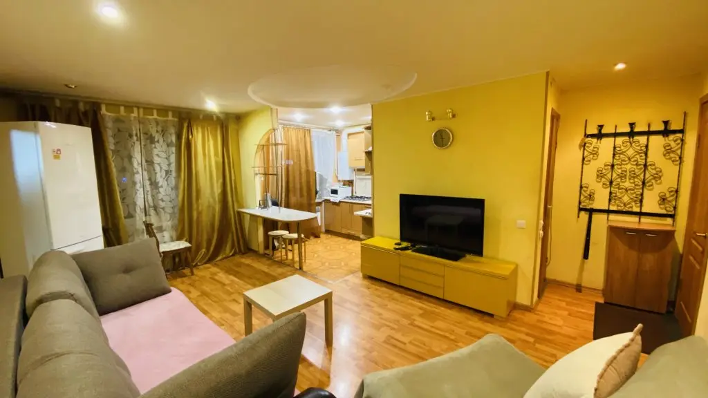 Петрозаводск: Den' I Noch' U Vokzala Apartments