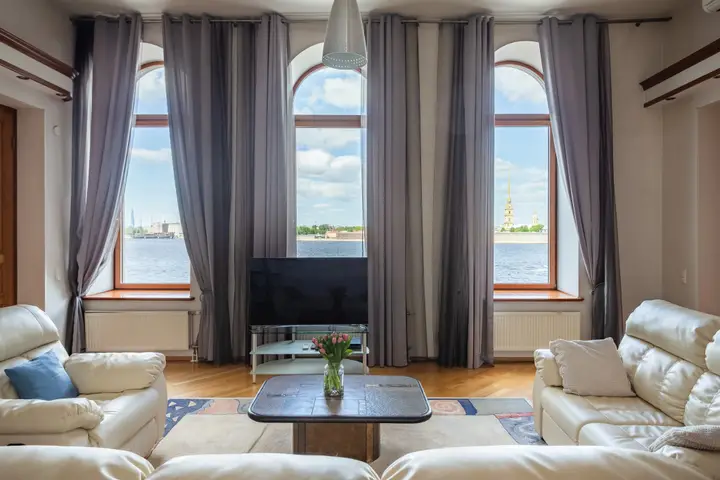 Санкт-Петербург: Апартаменты Art Home у Эрмитажа 7 комнат с видом на Неву
