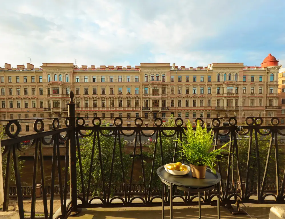 Апартаменты Bird Nest 80 кв.м с Балконом и Видом на Набережную Канала Грибоедова — фото 1