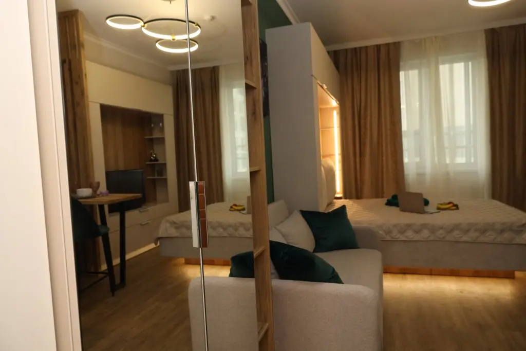 Санкт-Петербург: Апартаменты EasyGuest на Проспекте Большевиков 7