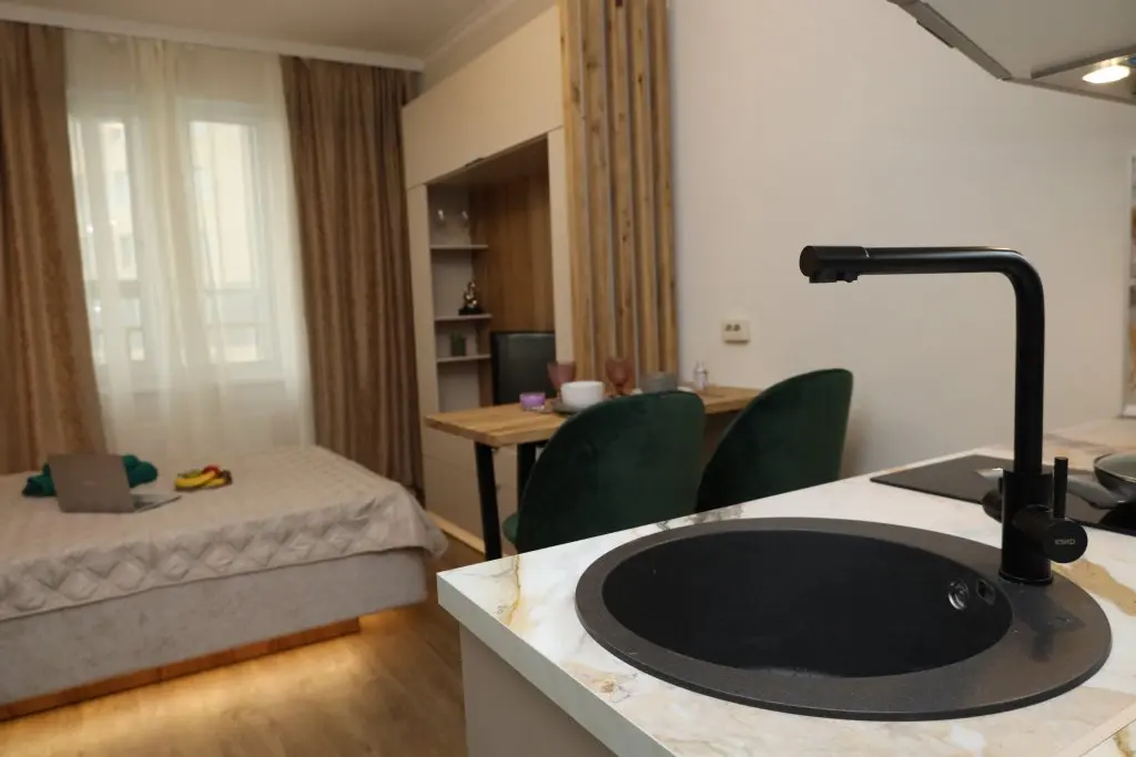 Санкт-Петербург: Апартаменты EasyGuest на Проспекте Большевиков 7