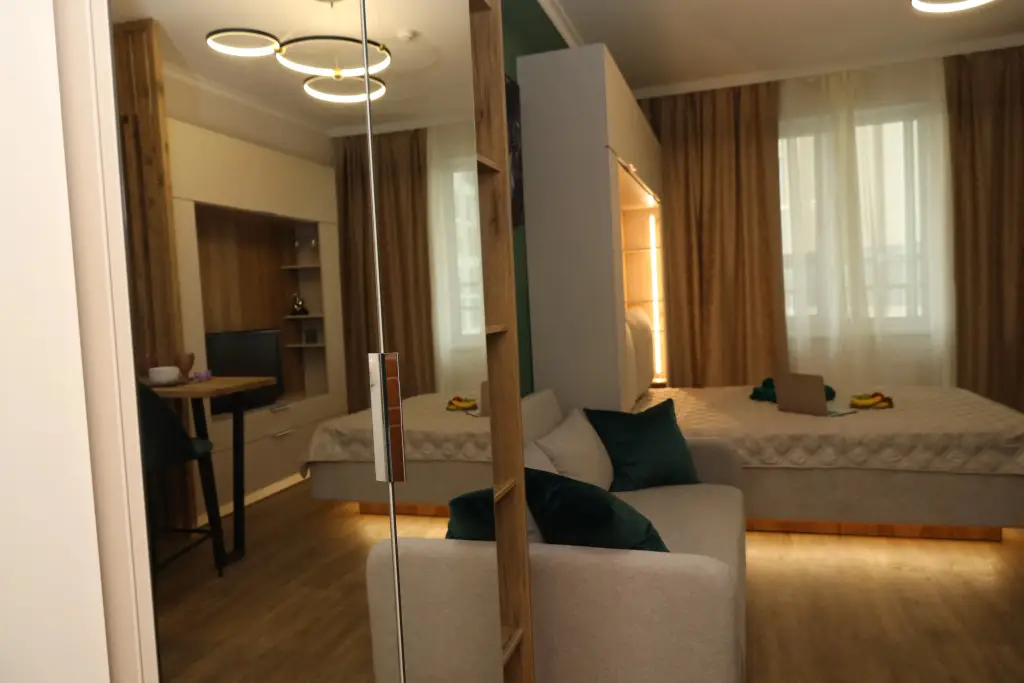 Санкт-Петербург: Апартаменты EasyGuest на Проспекте Большевиков 7