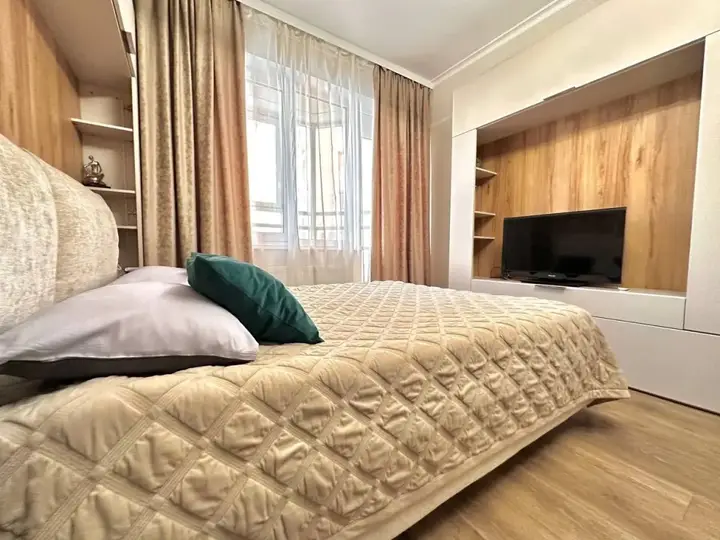 Санкт-Петербург: Апартаменты EasyGuest на Проспекте Большевиков 7