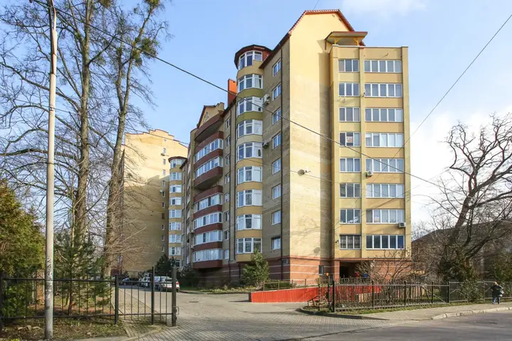 Калининград: Апартик на улице Александра Невского