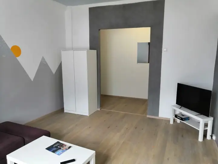 Кировск: Trekhkomnatnye Na Kirova 30 Apartments