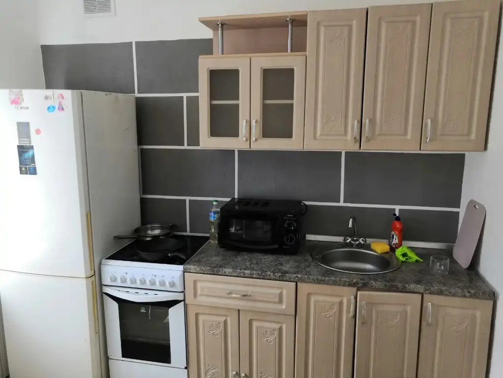 Кировск: Trekhkomnatnye Na Kirova 30 Apartments