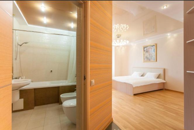 Калининград: Elite New Center Apartment at the Lake