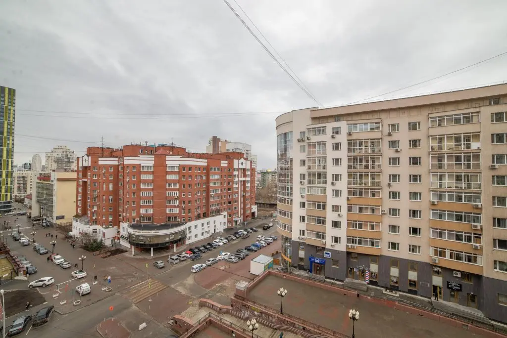 Екатеринбург: Европа Центр на улице Радищева 33