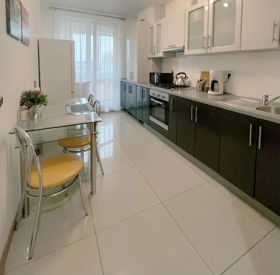 Калининград: Apartment on Dobrolyubova 44