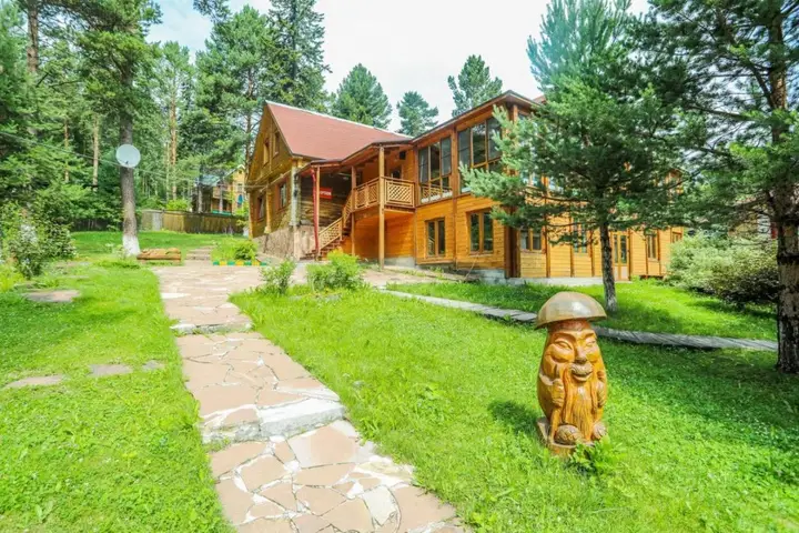 Листвянка: Отель Натали