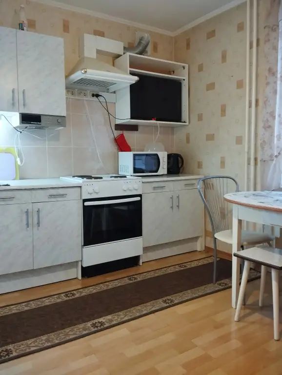 Киров: Uyutnaya Retro-Kvartira U Zdravy Flat