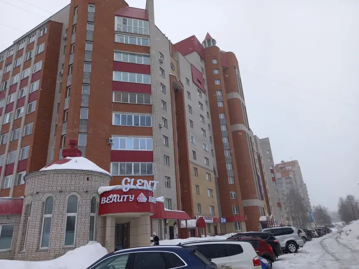 Киров: Uyutnaya Retro-Kvartira U Zdravy Flat